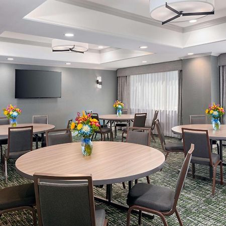 Hampton Inn Hartford Airport Уиндзор Локс Екстериор снимка