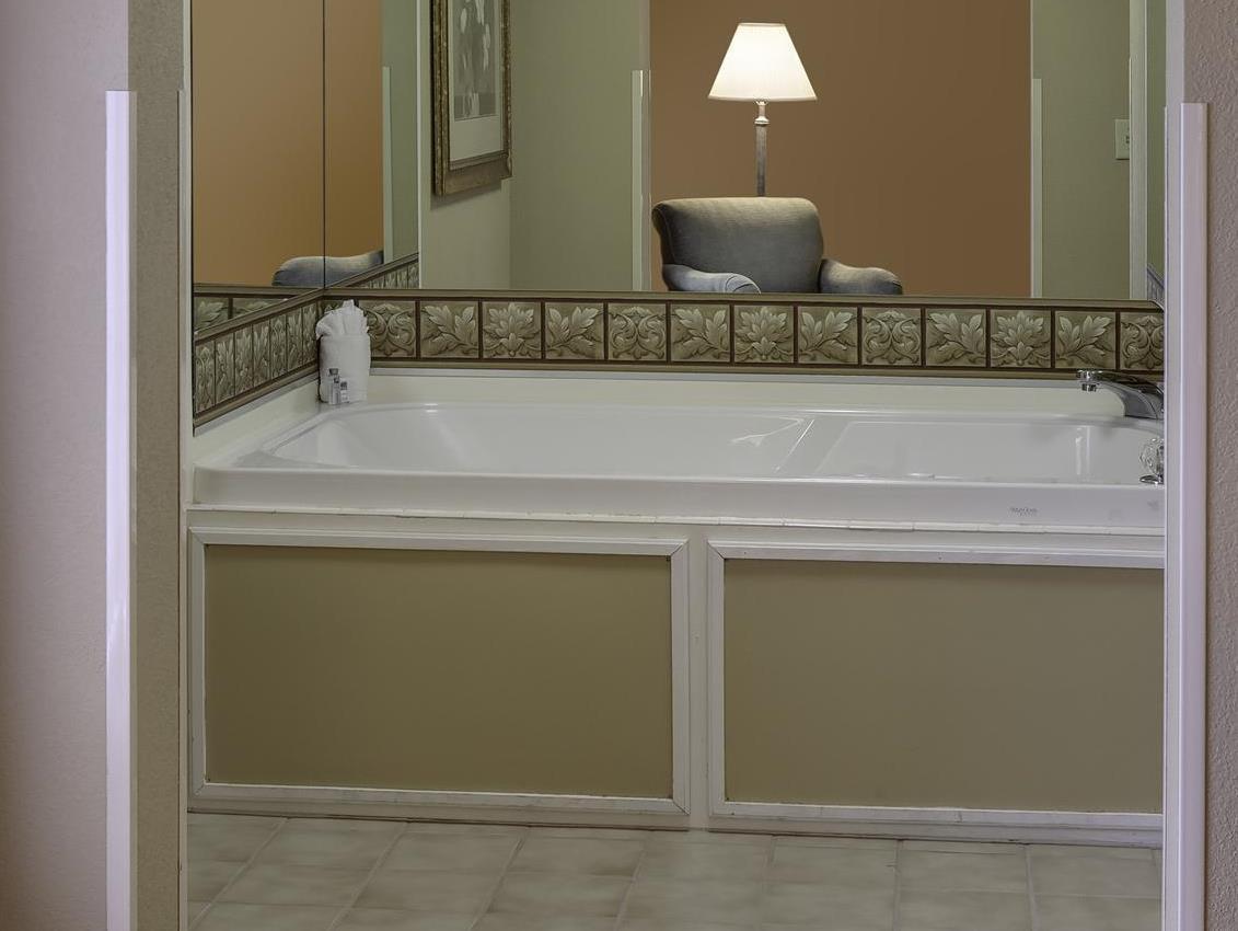 Hampton Inn Hartford Airport Уиндзор Локс Екстериор снимка