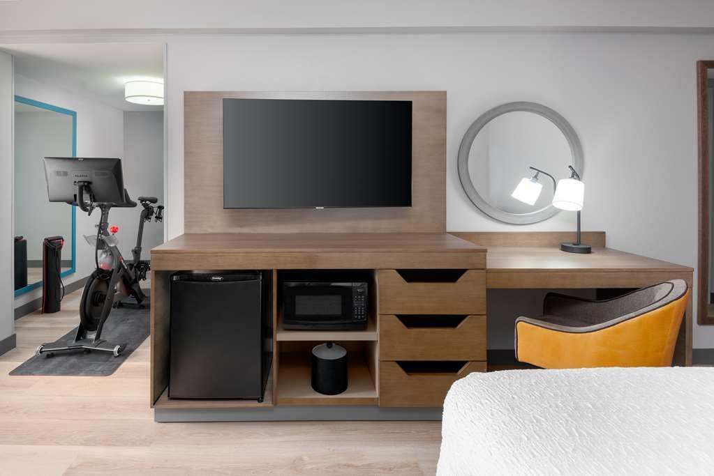 Hampton Inn Hartford Airport Уиндзор Локс Стая снимка