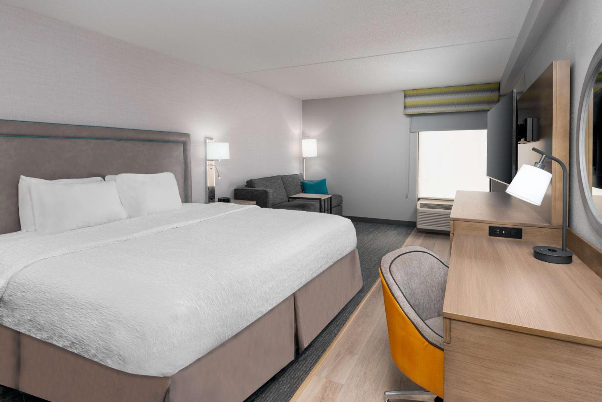 Hampton Inn Hartford Airport Уиндзор Локс Екстериор снимка