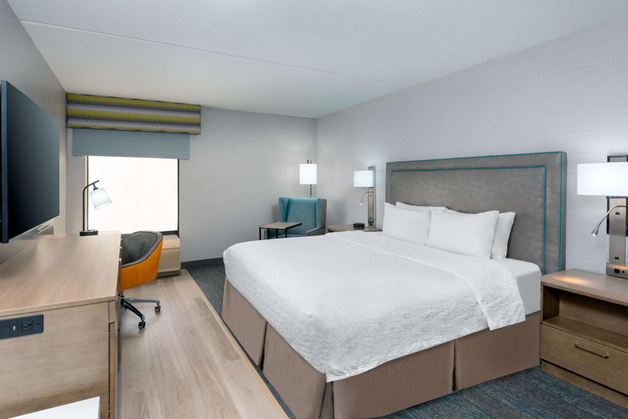 Hampton Inn Hartford Airport Уиндзор Локс Екстериор снимка