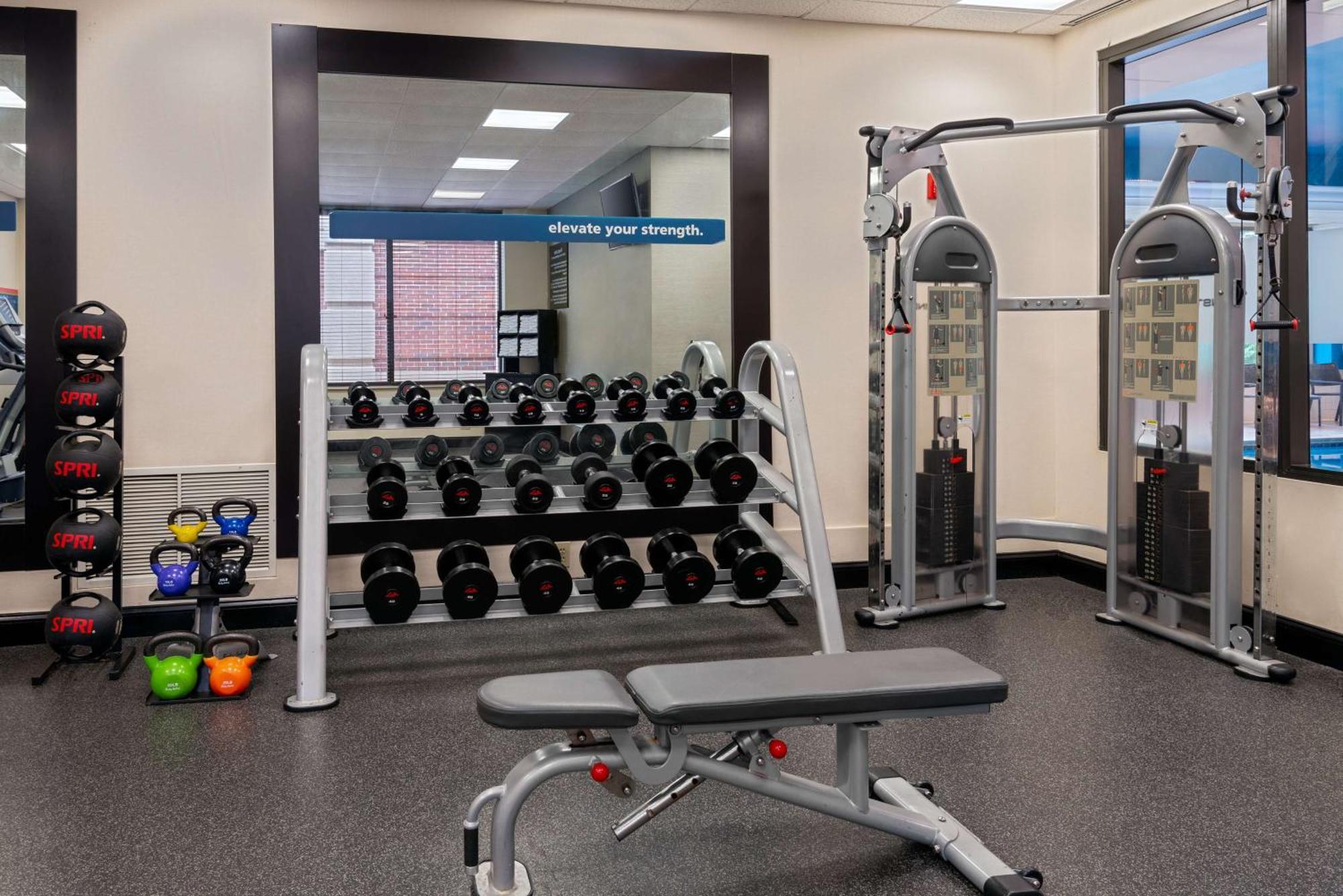 Hampton Inn Hartford Airport Уиндзор Локс Екстериор снимка