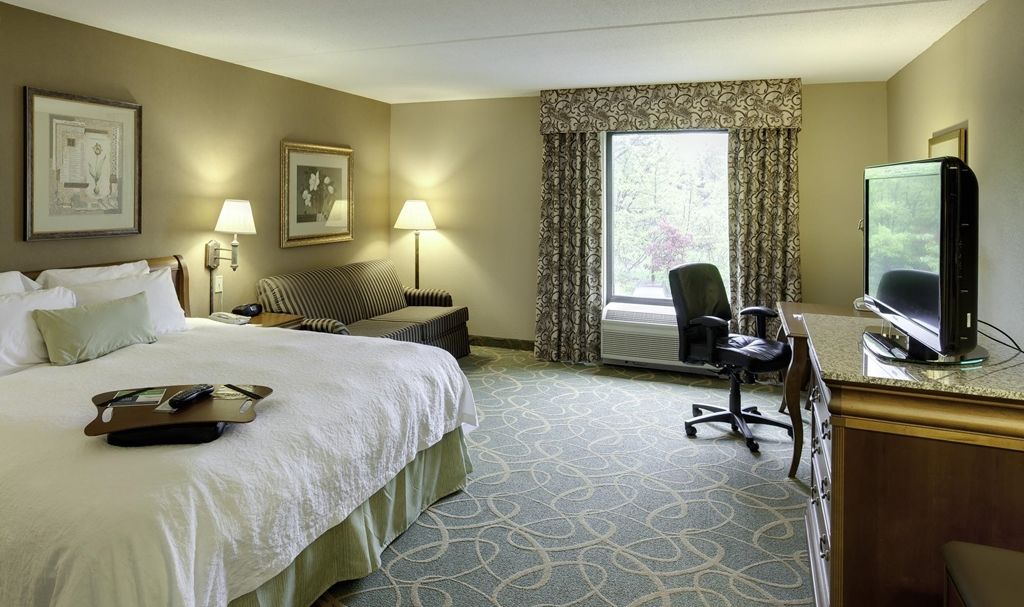 Hampton Inn Hartford Airport Уиндзор Локс Стая снимка