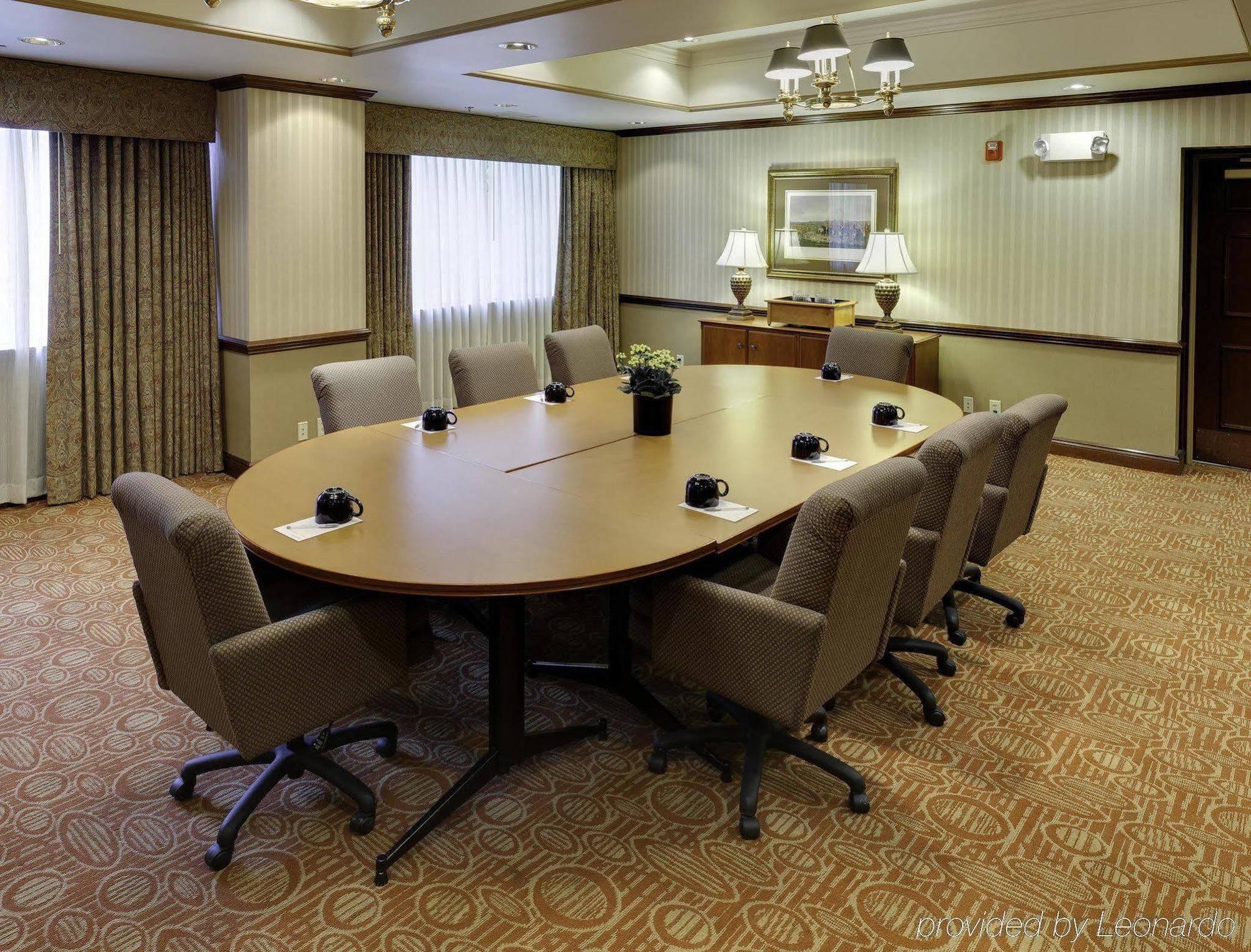 Hampton Inn Hartford Airport Уиндзор Локс Екстериор снимка