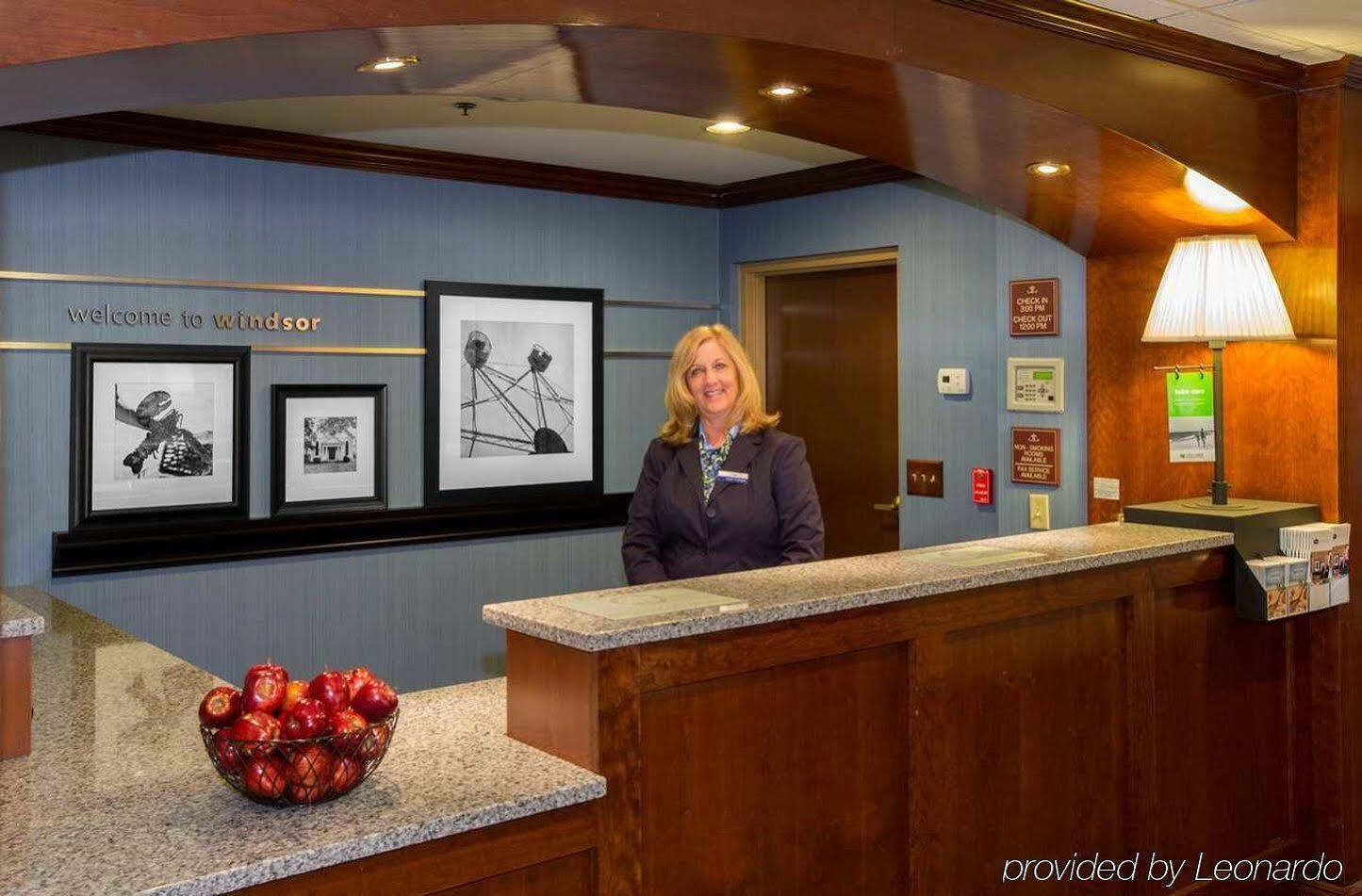 Hampton Inn Hartford Airport Уиндзор Локс Екстериор снимка